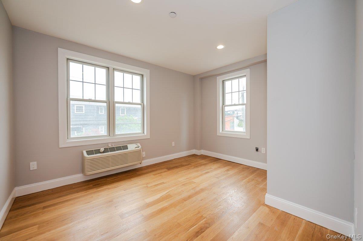 661 W Broadway # 604, Long Beach, NY 11561