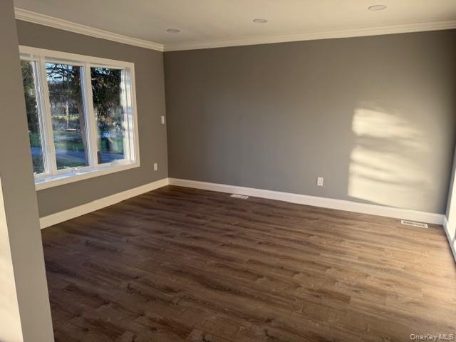 95 Muncie Road, West Babylon, NY 11704