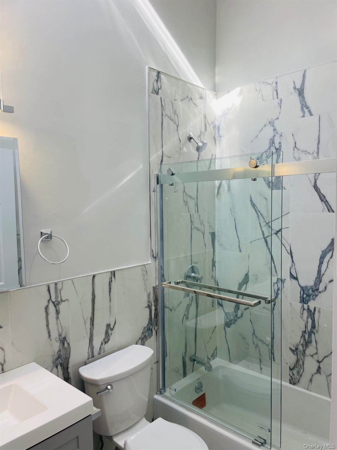 16 Oldwood Road, Port Washington, NY 11050