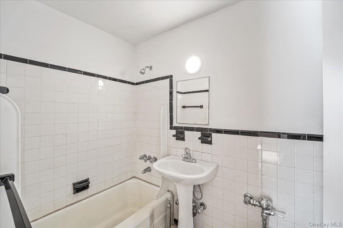 3425 150th Pl # 4D, Flushing, NY 11354
