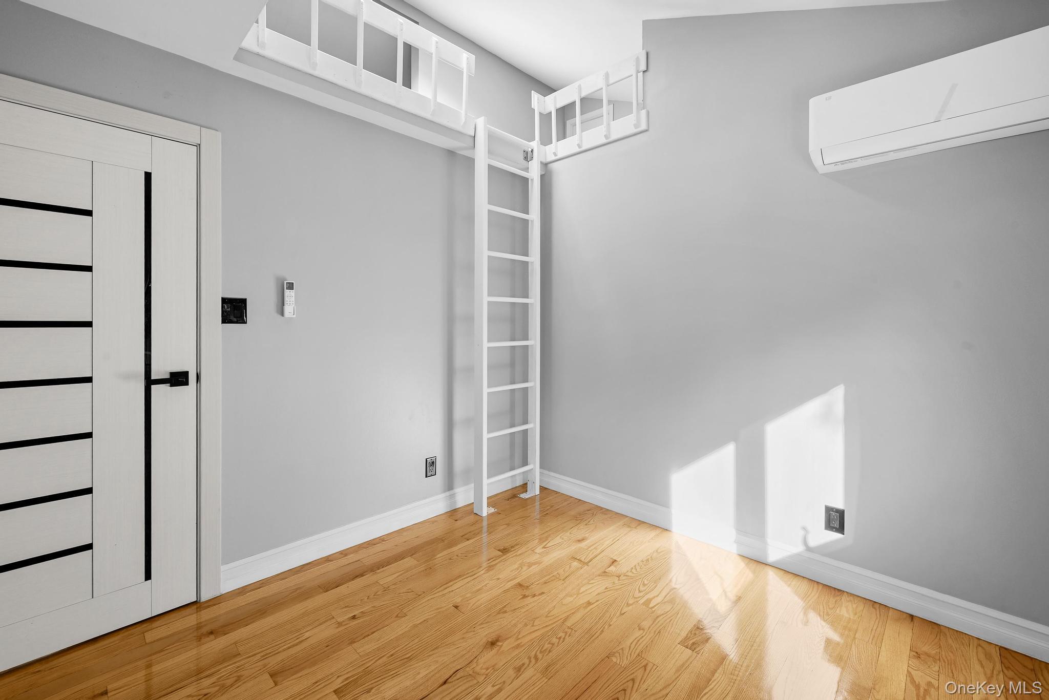 4 Wintergreen Drive, Melville, NY 11747