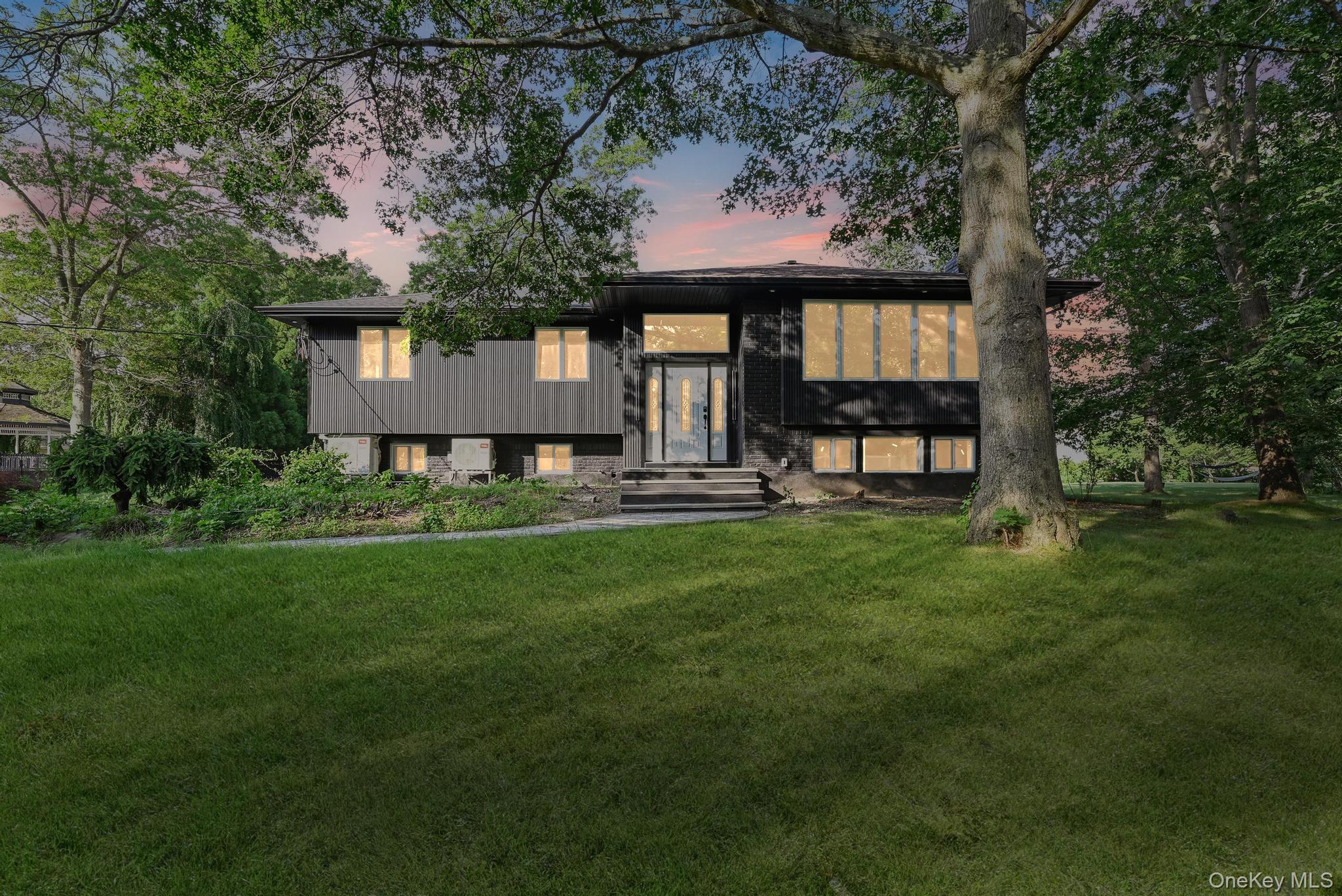 4 Wintergreen Drive, Melville, NY 11747