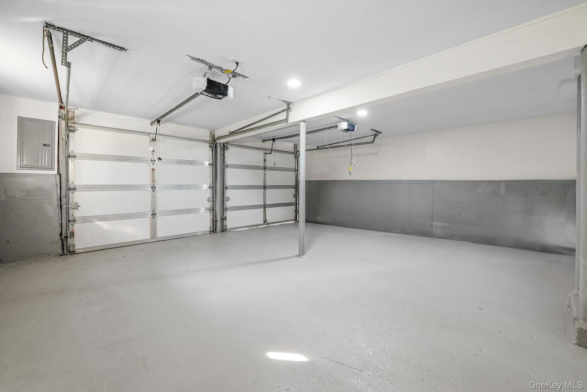 4 Wintergreen Drive, Melville, NY 11747