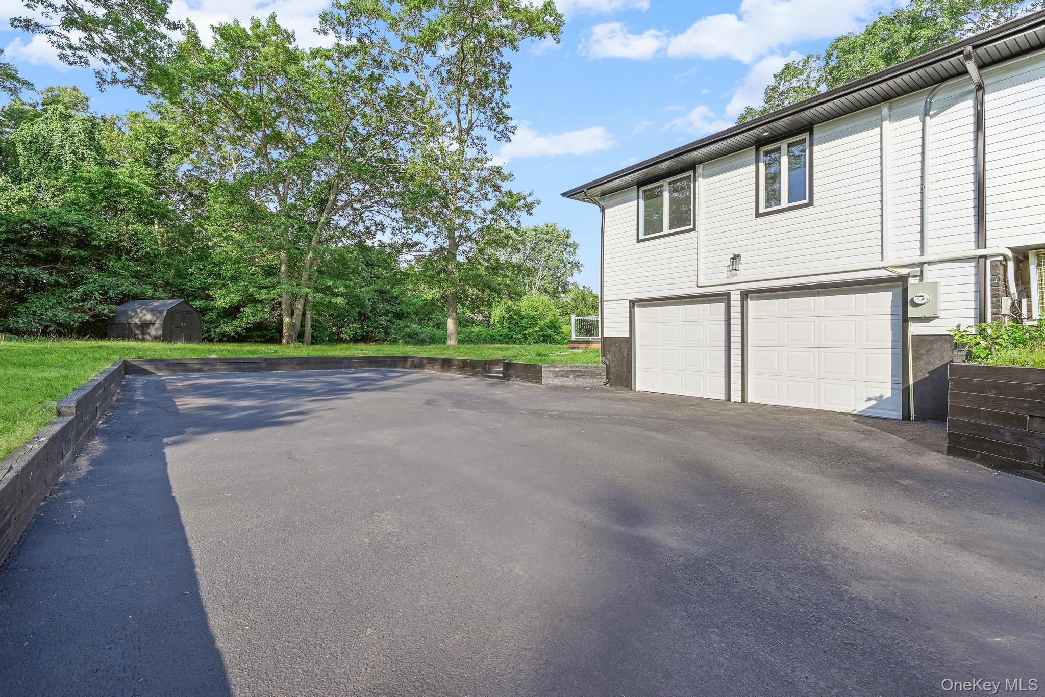 4 Wintergreen Drive, Melville, NY 11747