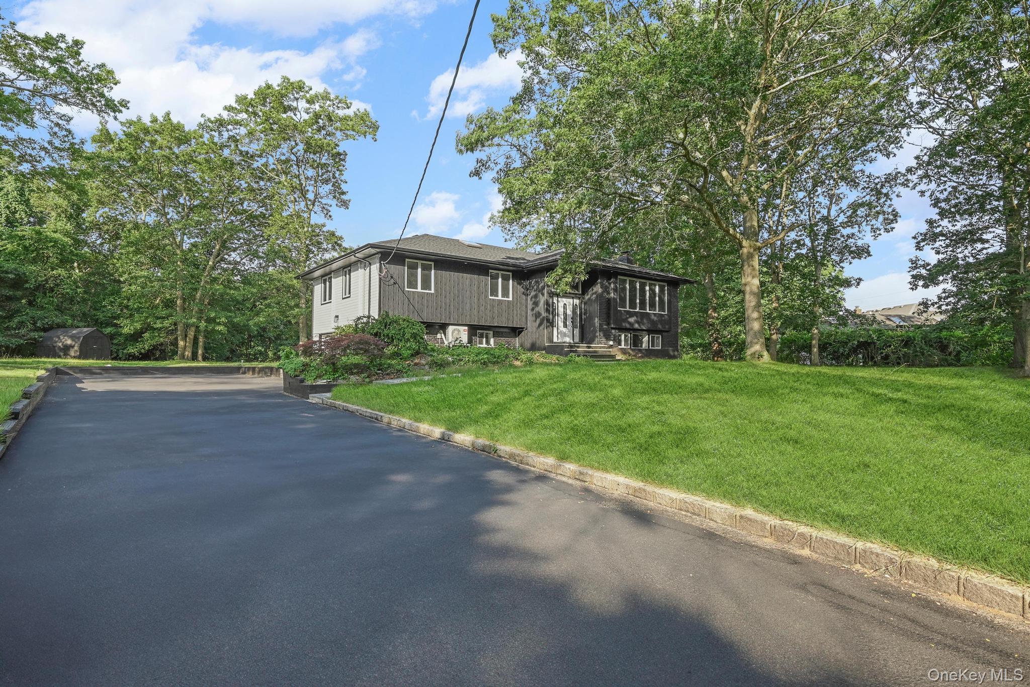 4 Wintergreen Drive, Melville, NY 11747