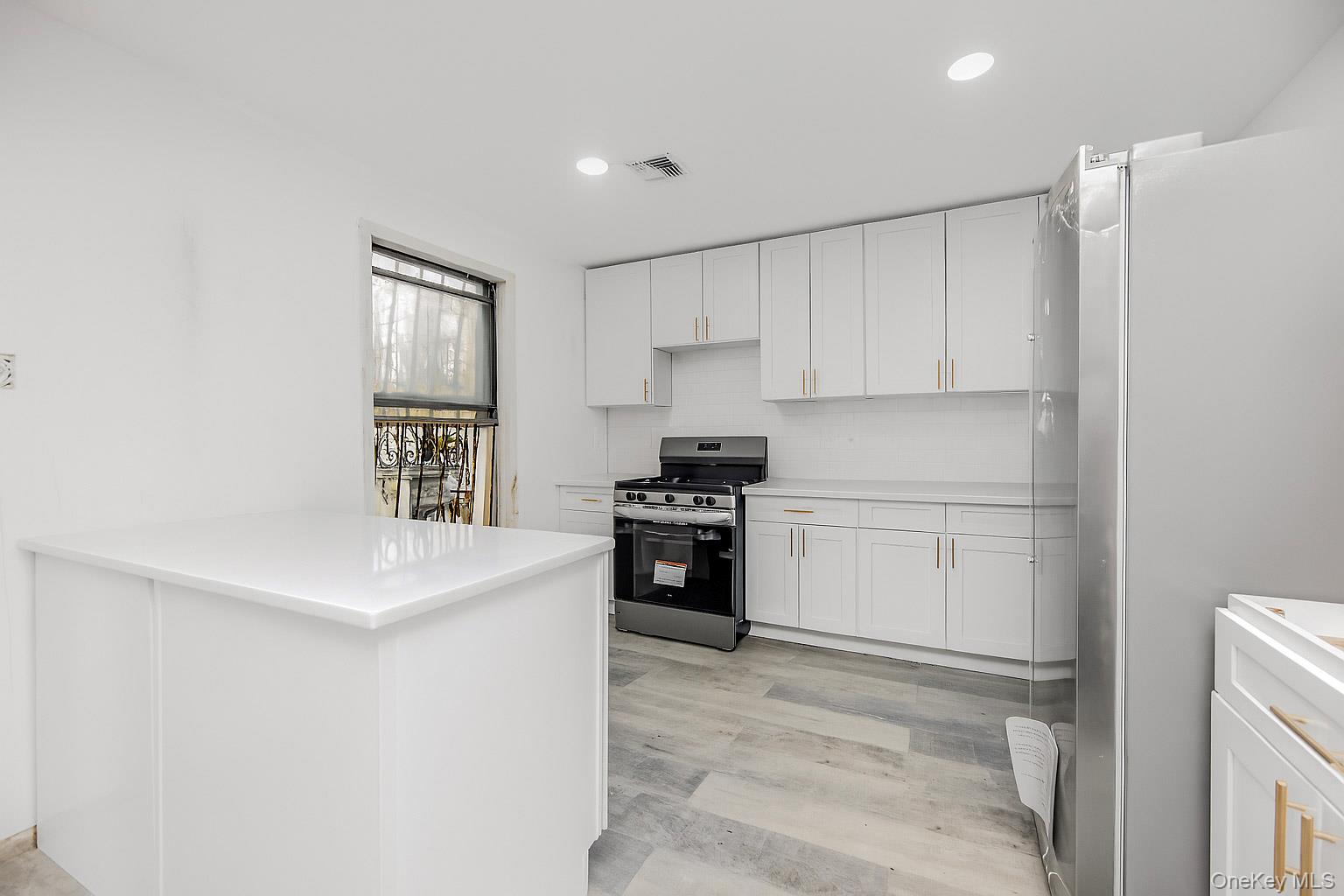 975 E 178th Street, Bronx, NY 10460