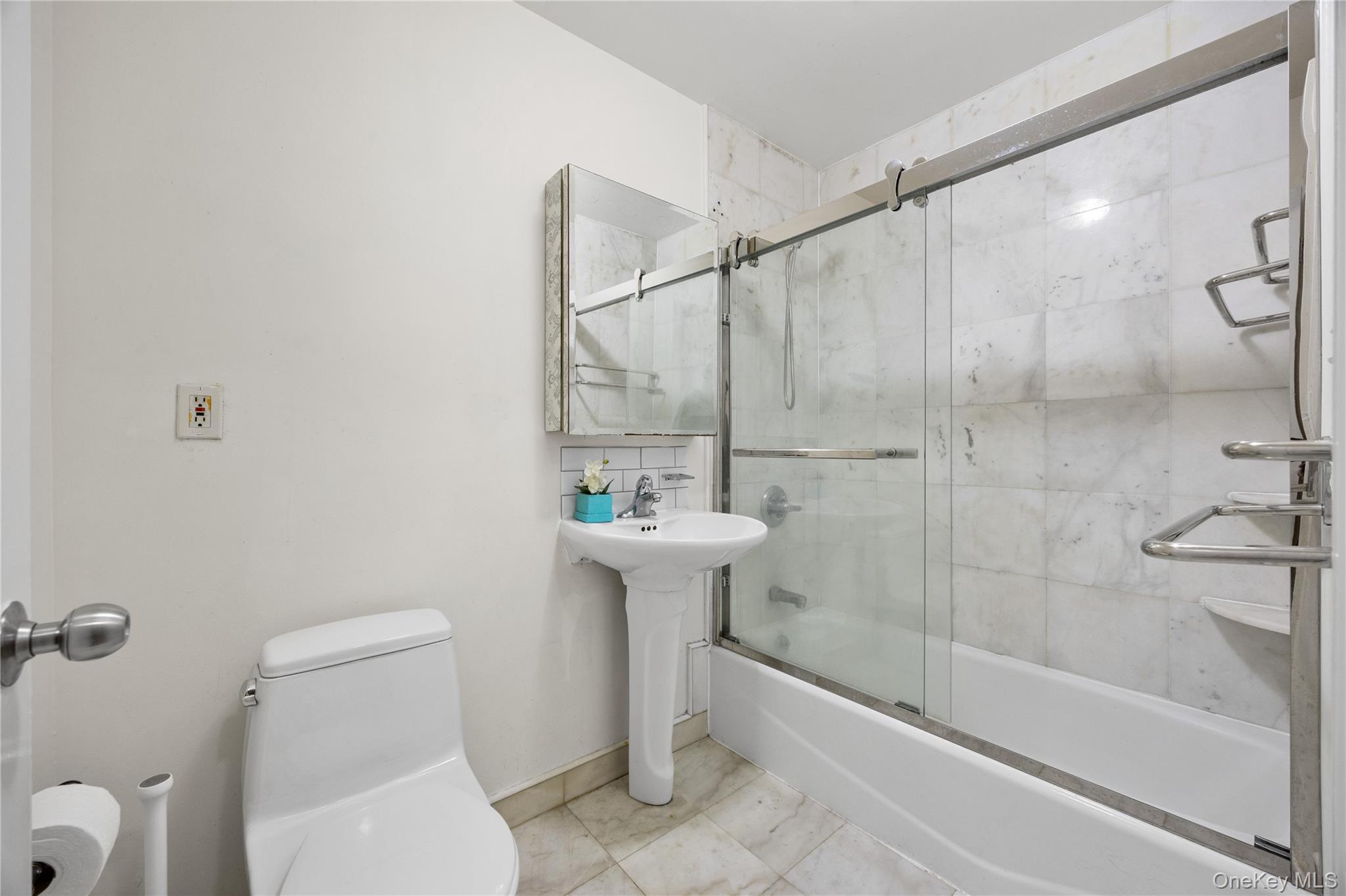 134-38 35th Avenue # 3D, Flushing, NY 11354