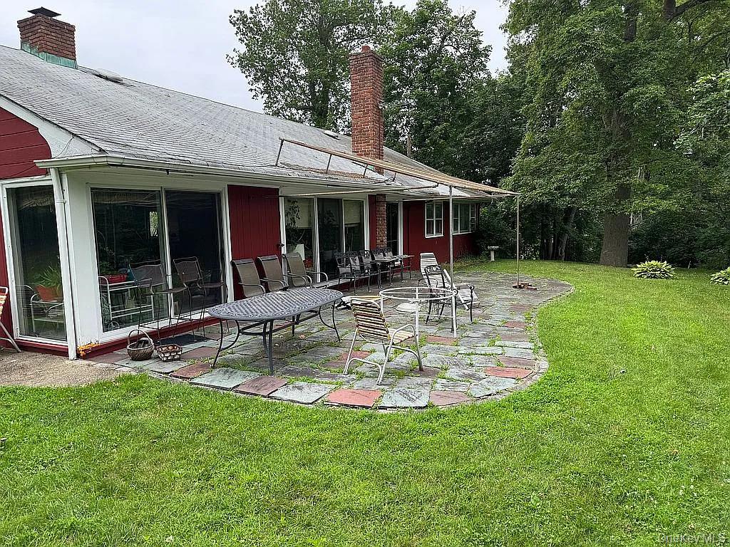 14 Martin Court, Great Neck, NY 11024