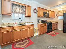 119 Cross Street, Locust Valley, NY 11560