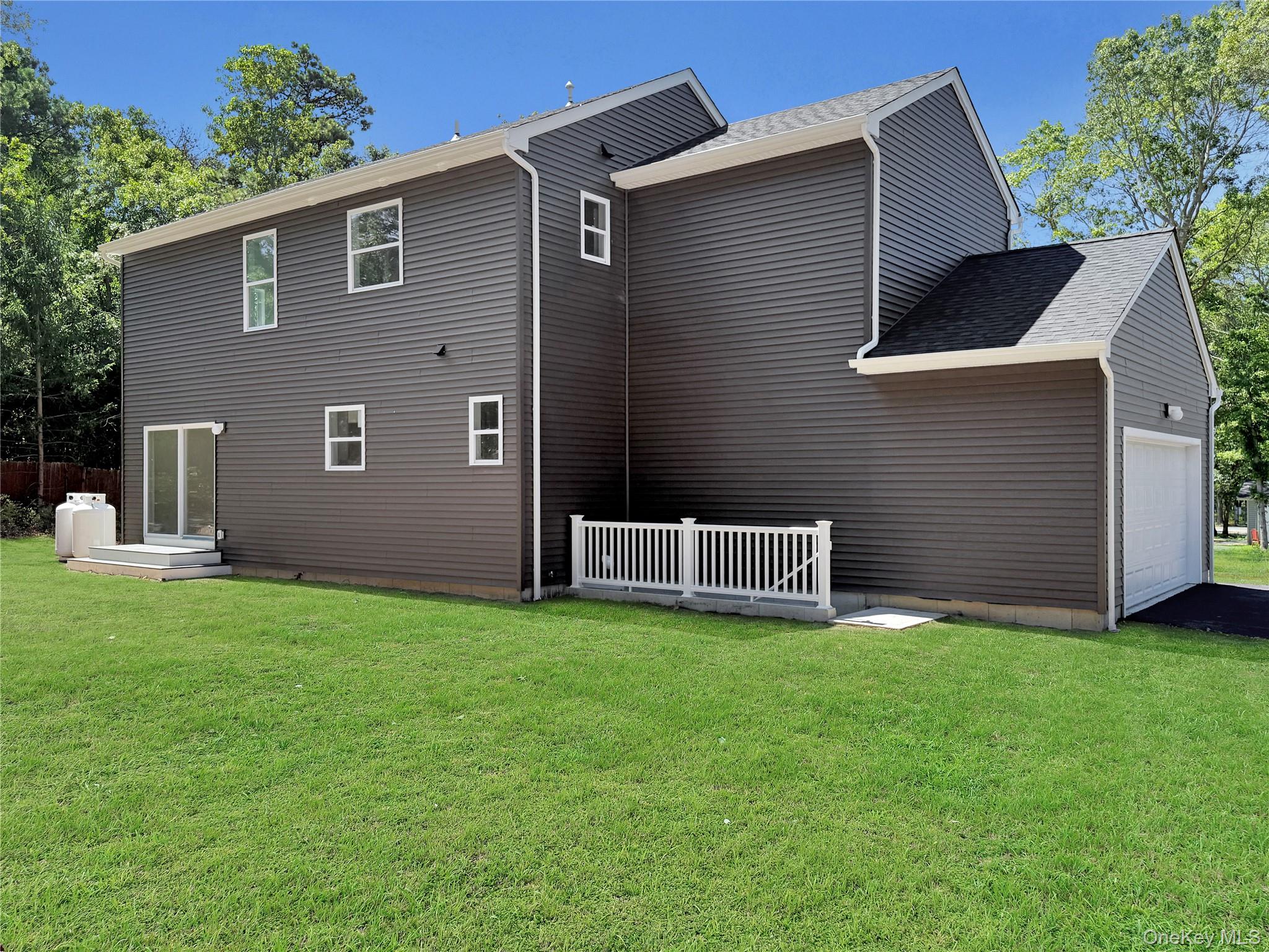 120 River Road, Shirley, NY 11967