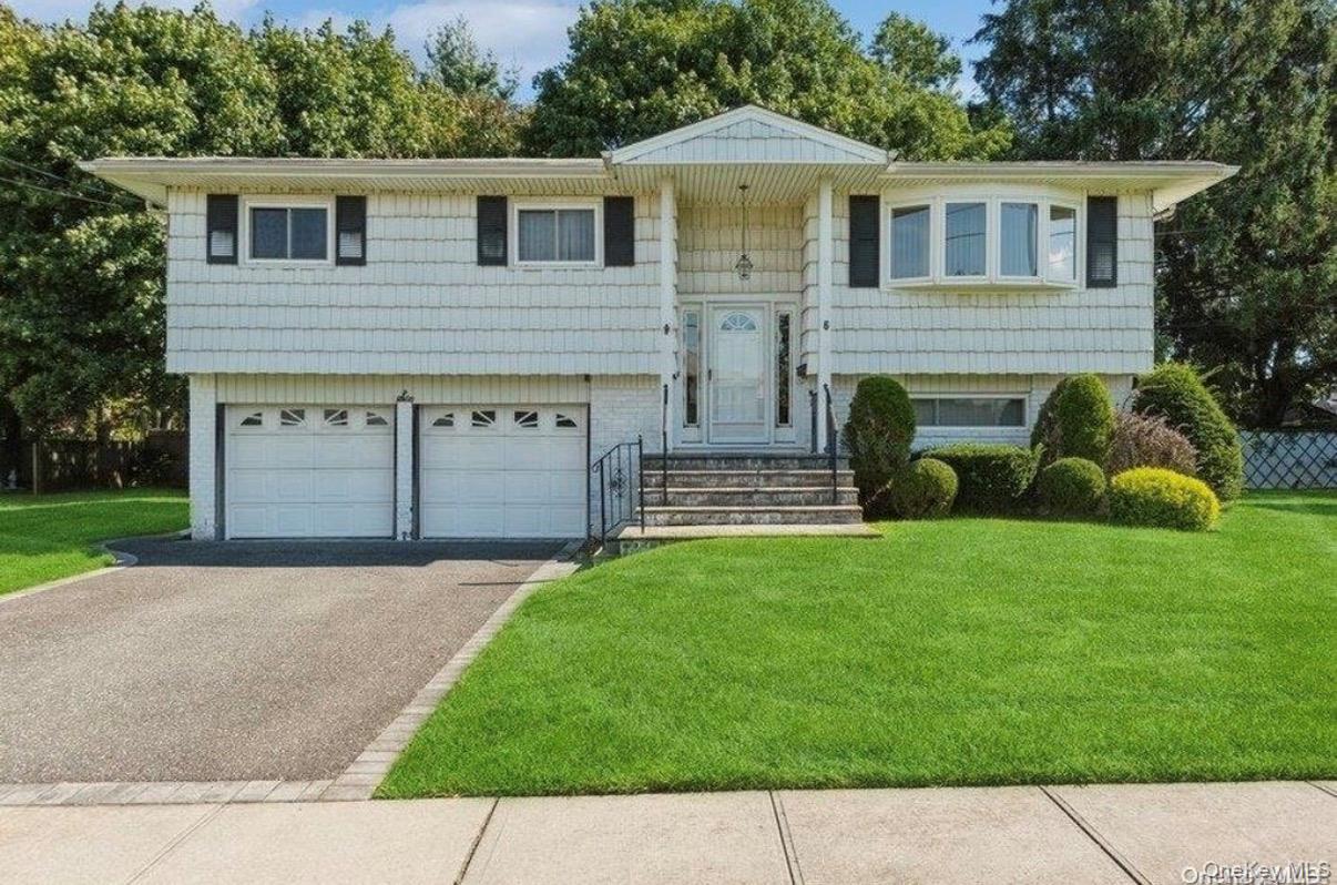 - Paula Street # First Floor, Hicksville, NY 11801