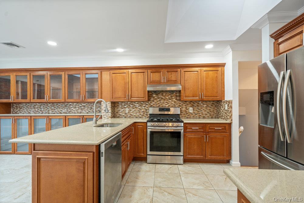 15 Morris Drive, Syosset, NY 11791