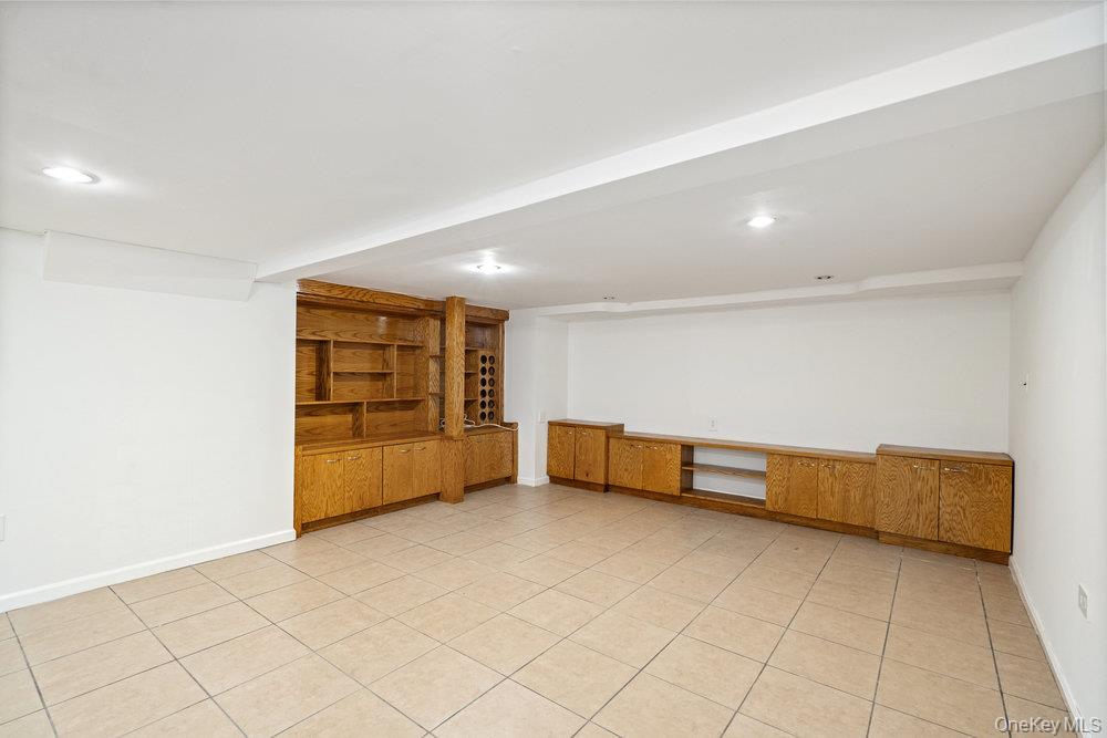 15 Morris Drive, Syosset, NY 11791