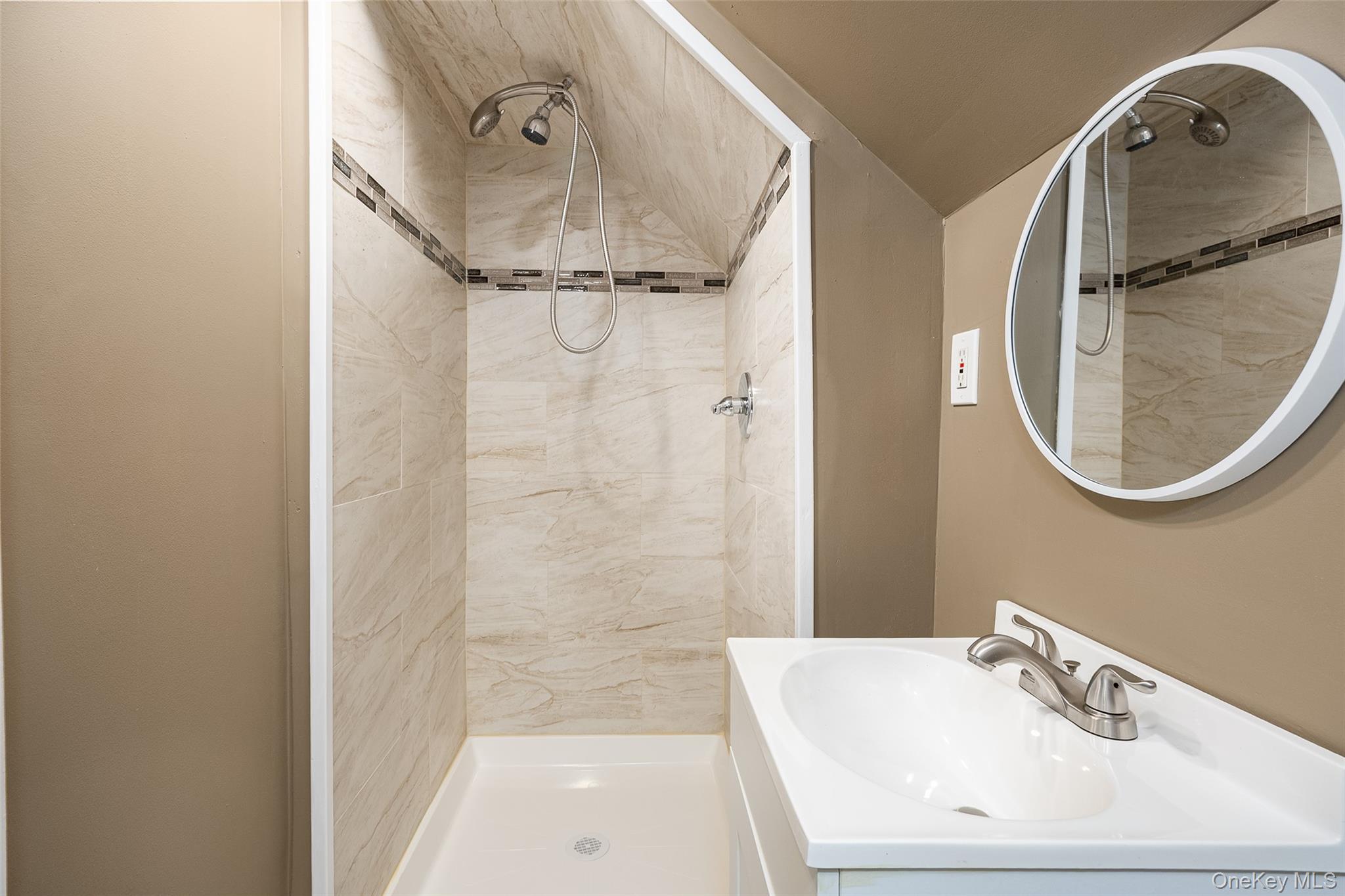 4 Walnut Street, Poughkeepsie, NY 12601