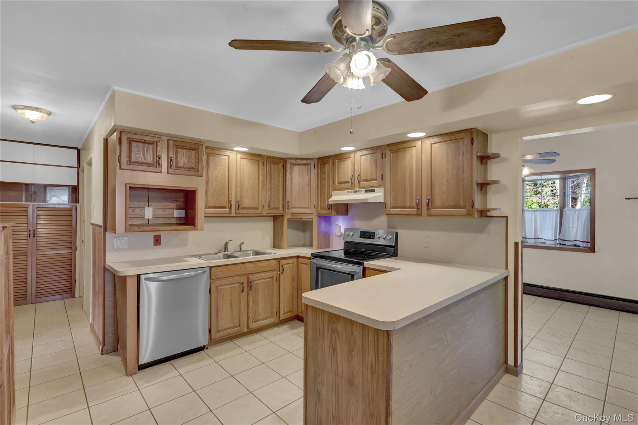 2 Welcome Lane, Hempstead, NY 11793