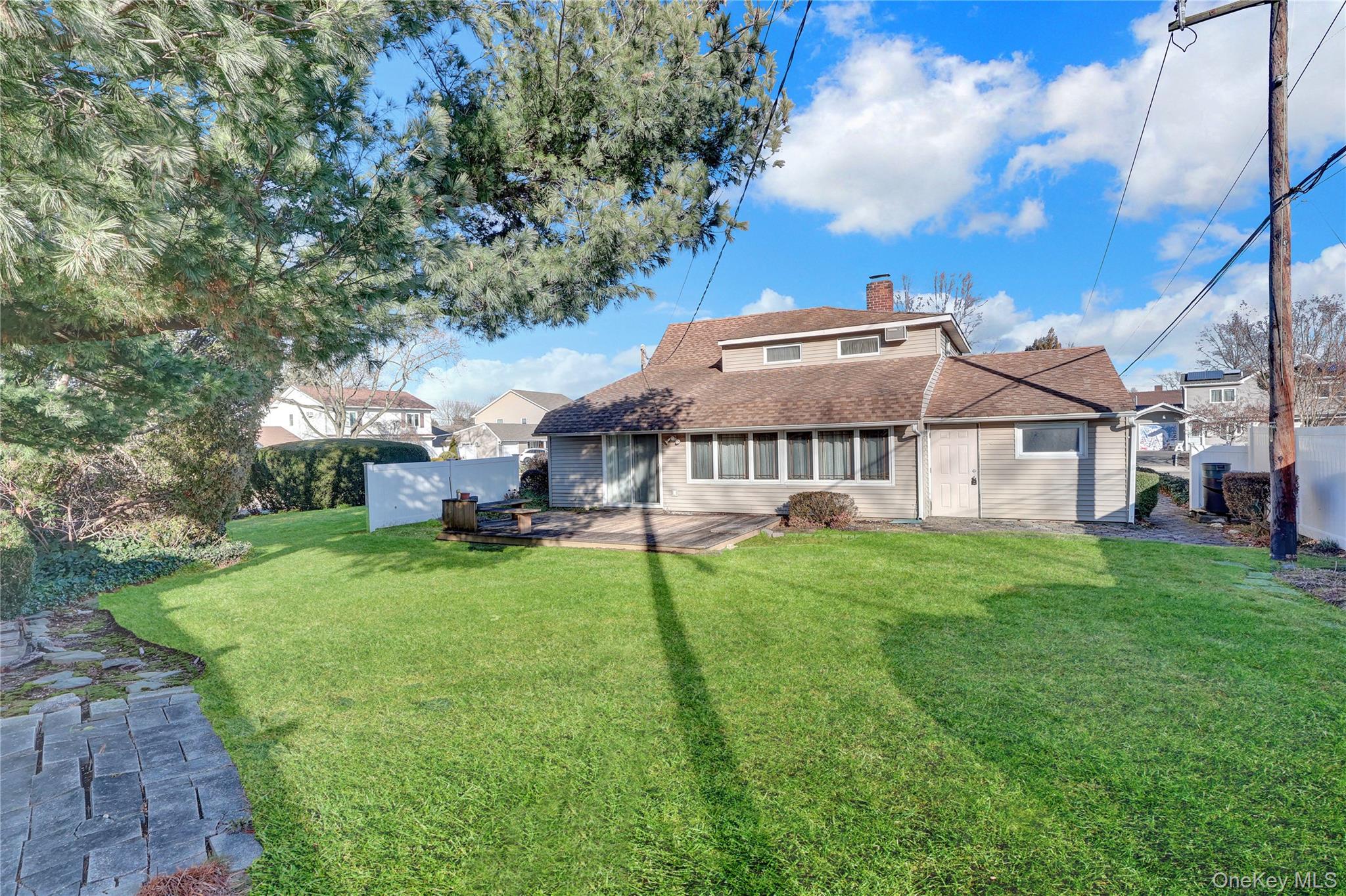 2 Welcome Lane, Hempstead, NY 11793