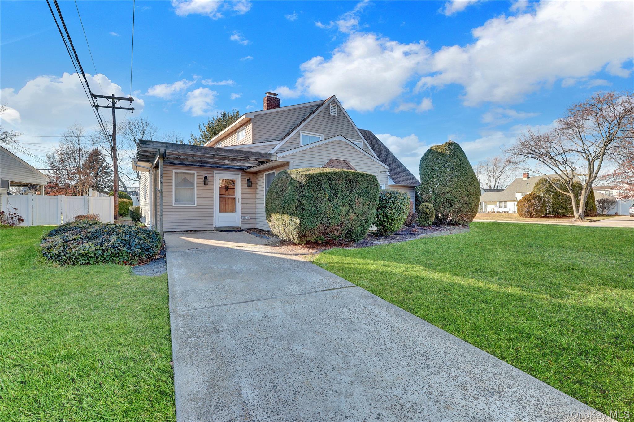 2 Welcome Lane, Hempstead, NY 11793