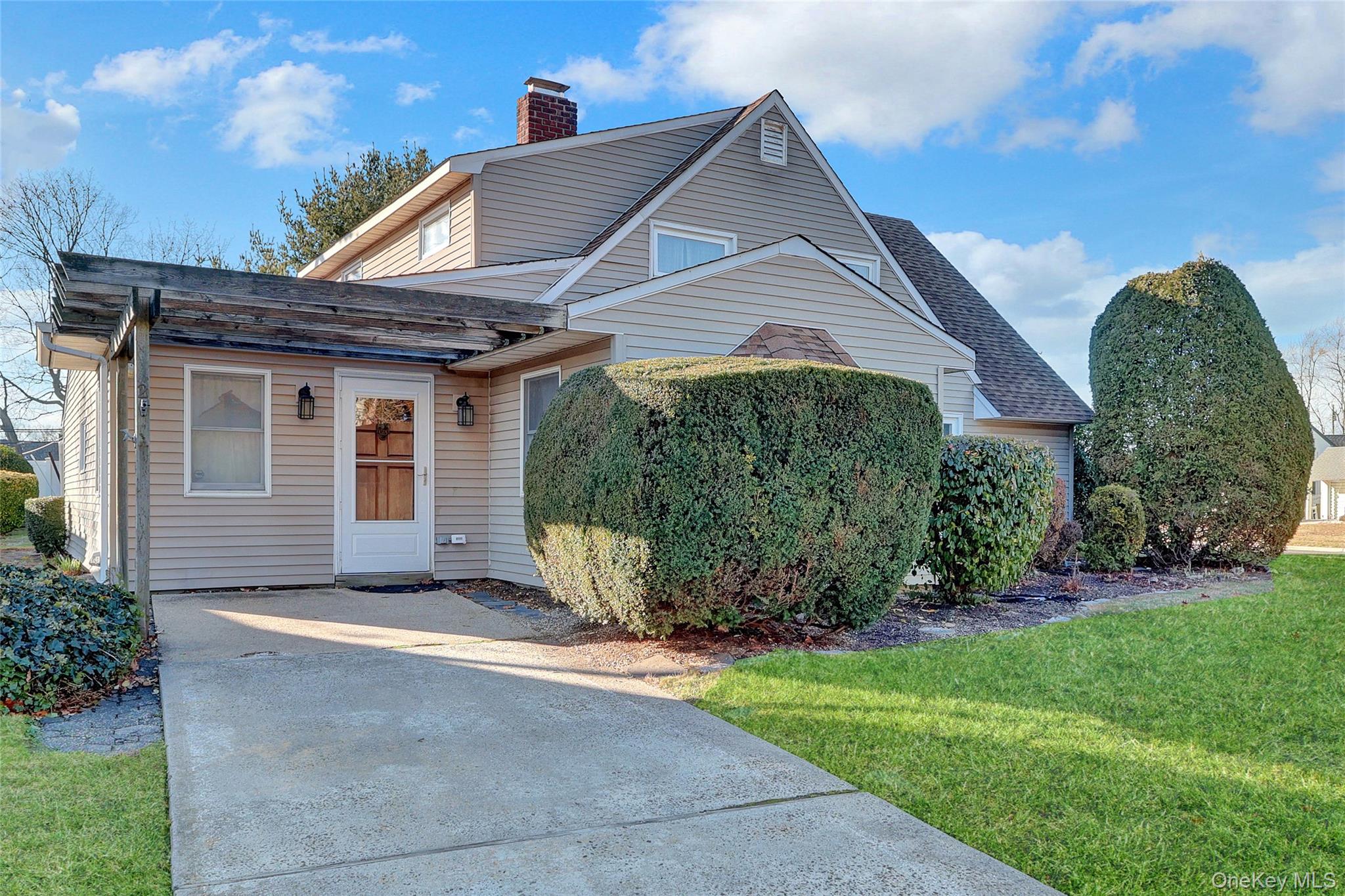 2 Welcome Lane, Hempstead, NY 11793