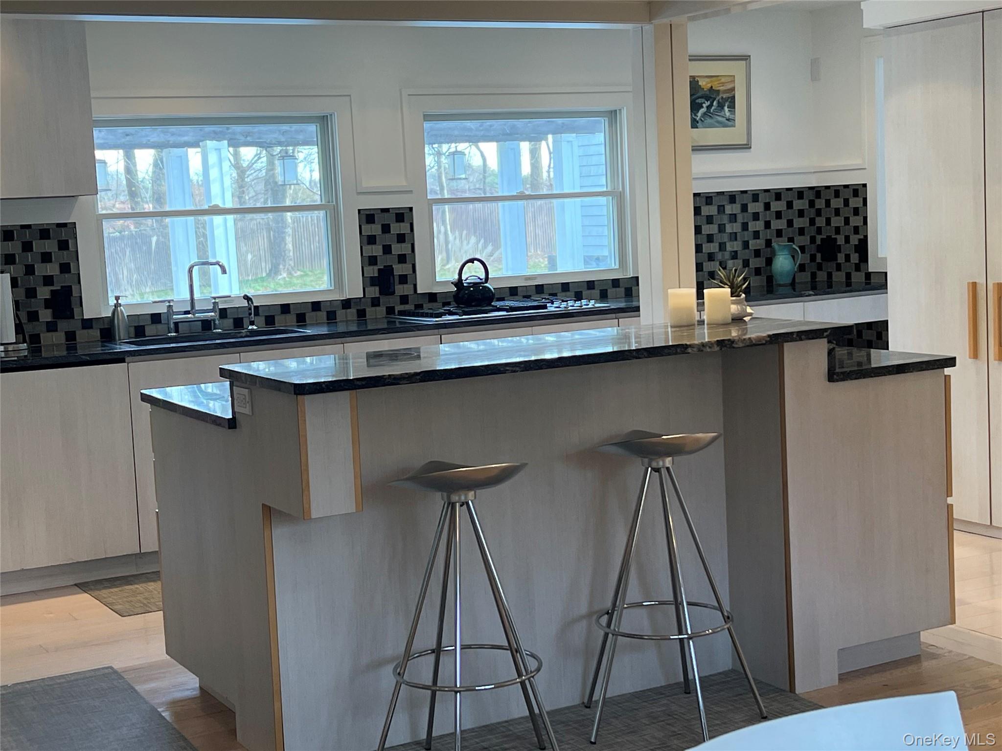 42 N Menantic Road, Shelter Island, NY 11964