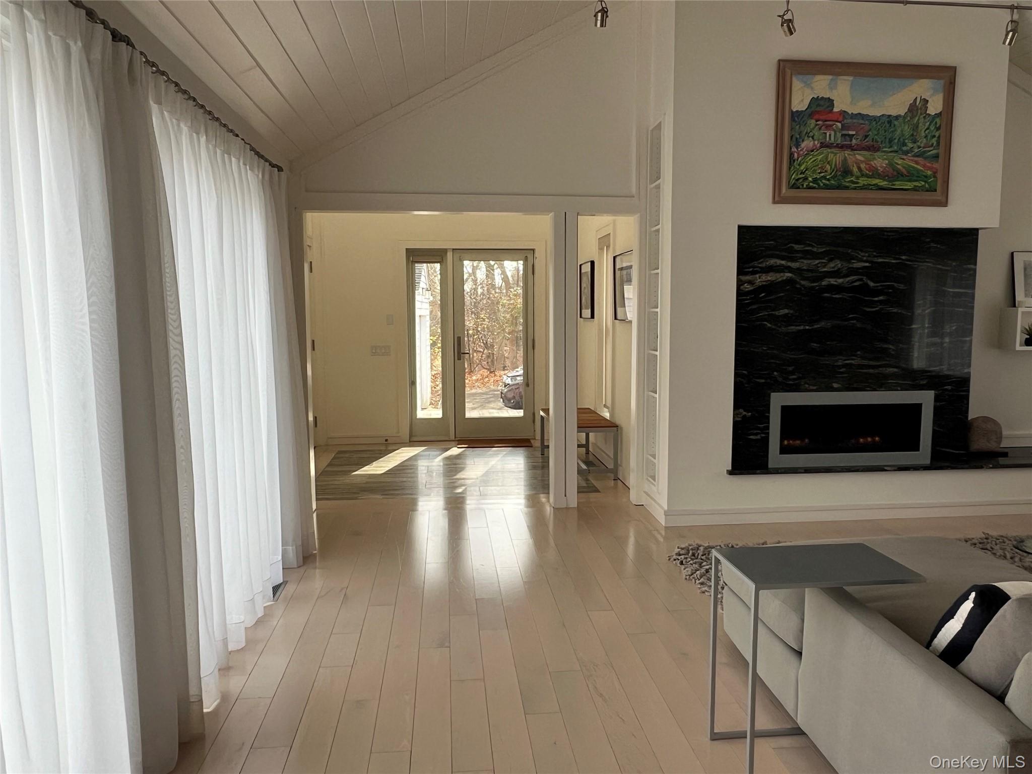 42 N Menantic Road, Shelter Island, NY 11964