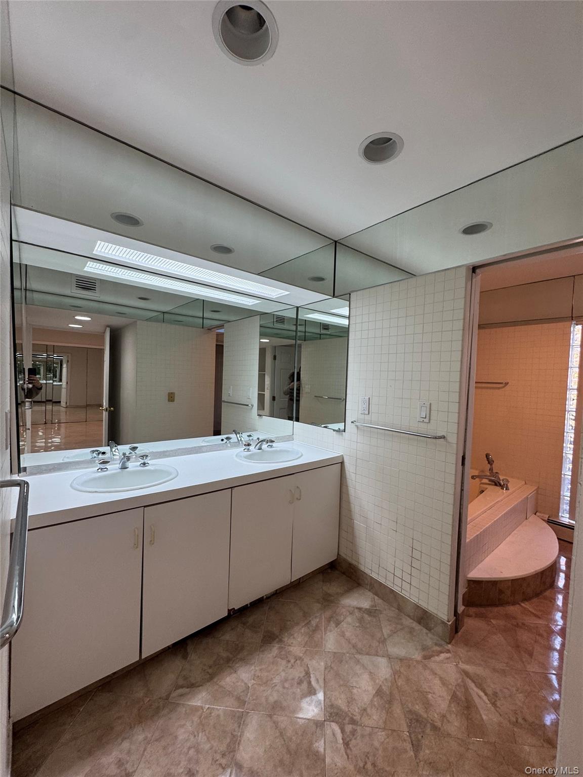 12 Chadwick Road, Great Neck, NY 11023