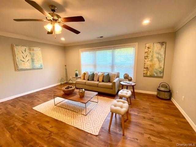 505 Dolphin Lane # 505, Holbrook, NY 11741