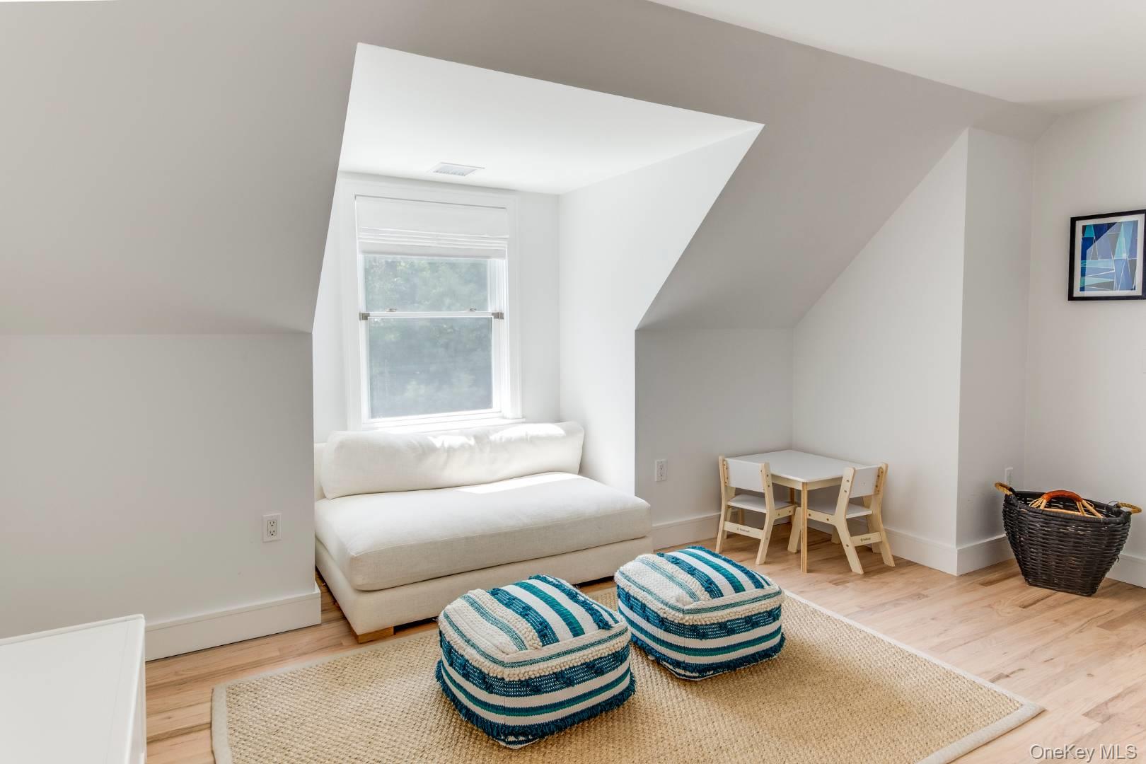 3 Oak Hill Lane, East Hampton, NY 11937