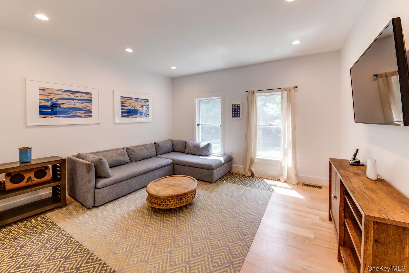 3 Oak Hill Lane, East Hampton, NY 11937