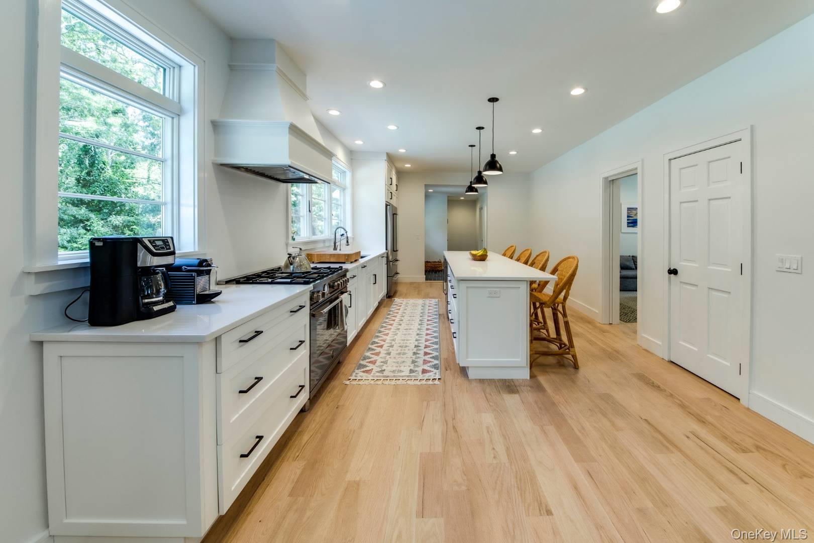 3 Oak Hill Lane, East Hampton, NY 11937