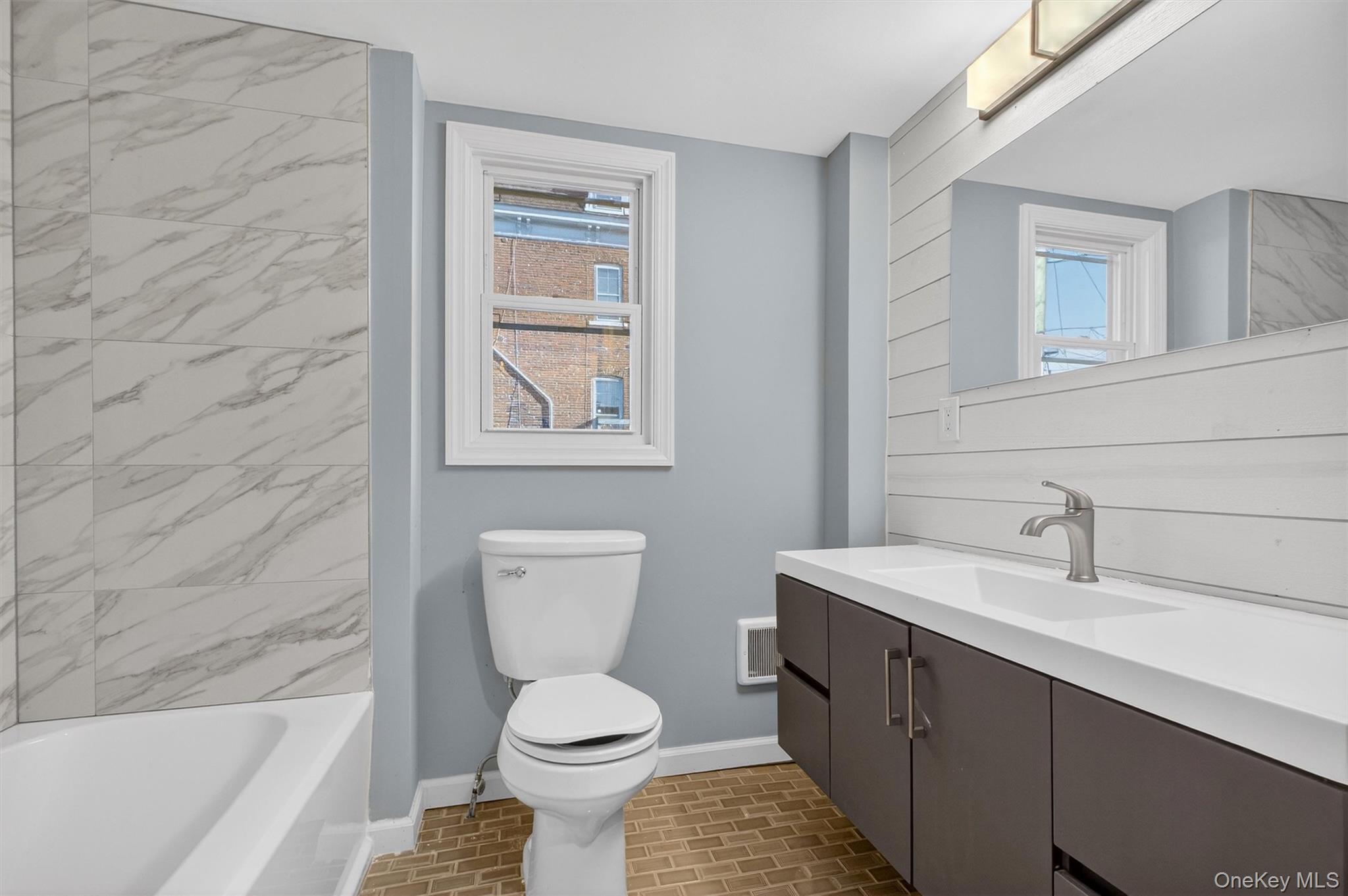 27 Spruce Street, Poughkeepsie, NY 12601