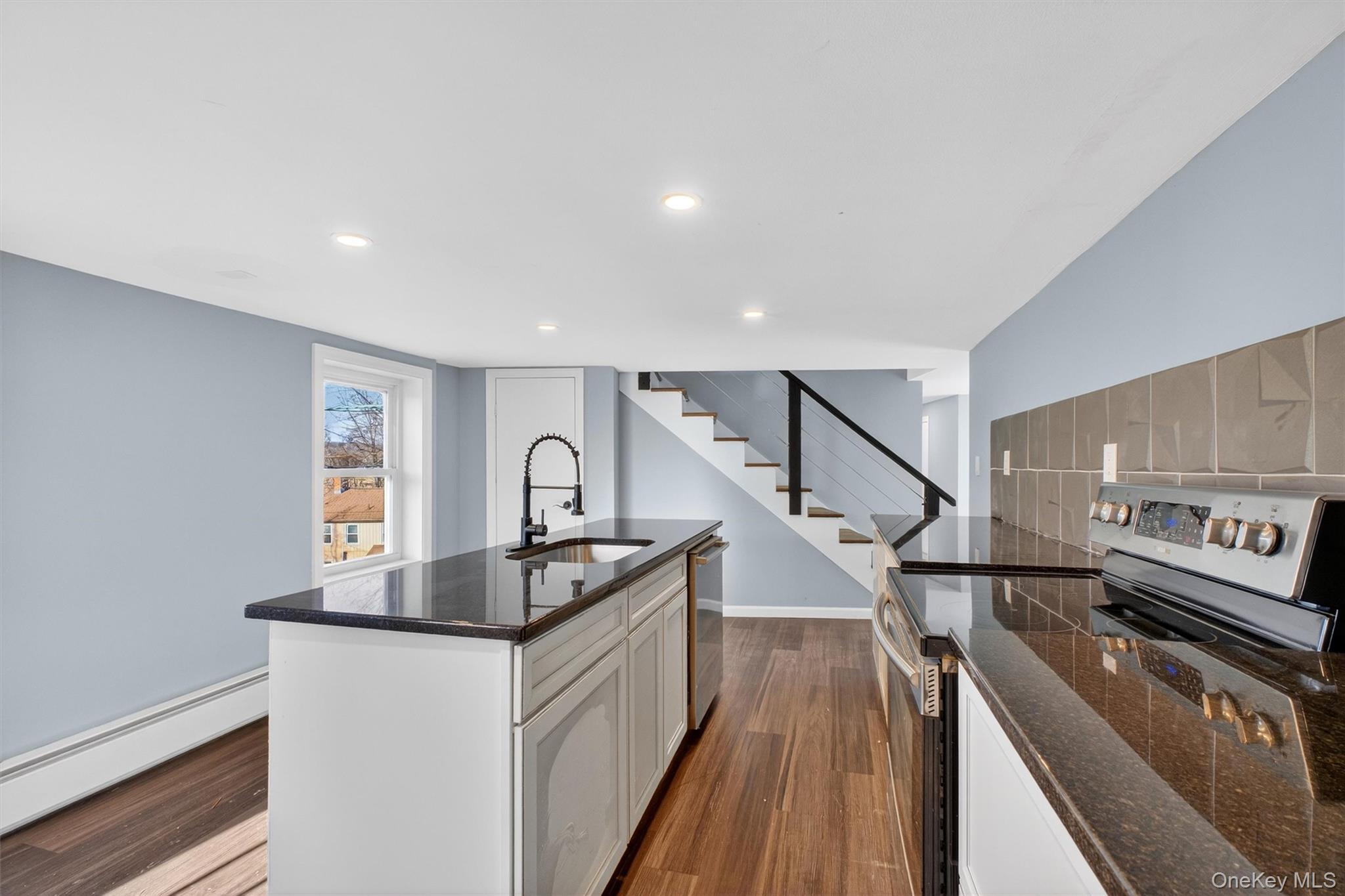 27 Spruce Street, Poughkeepsie, NY 12601