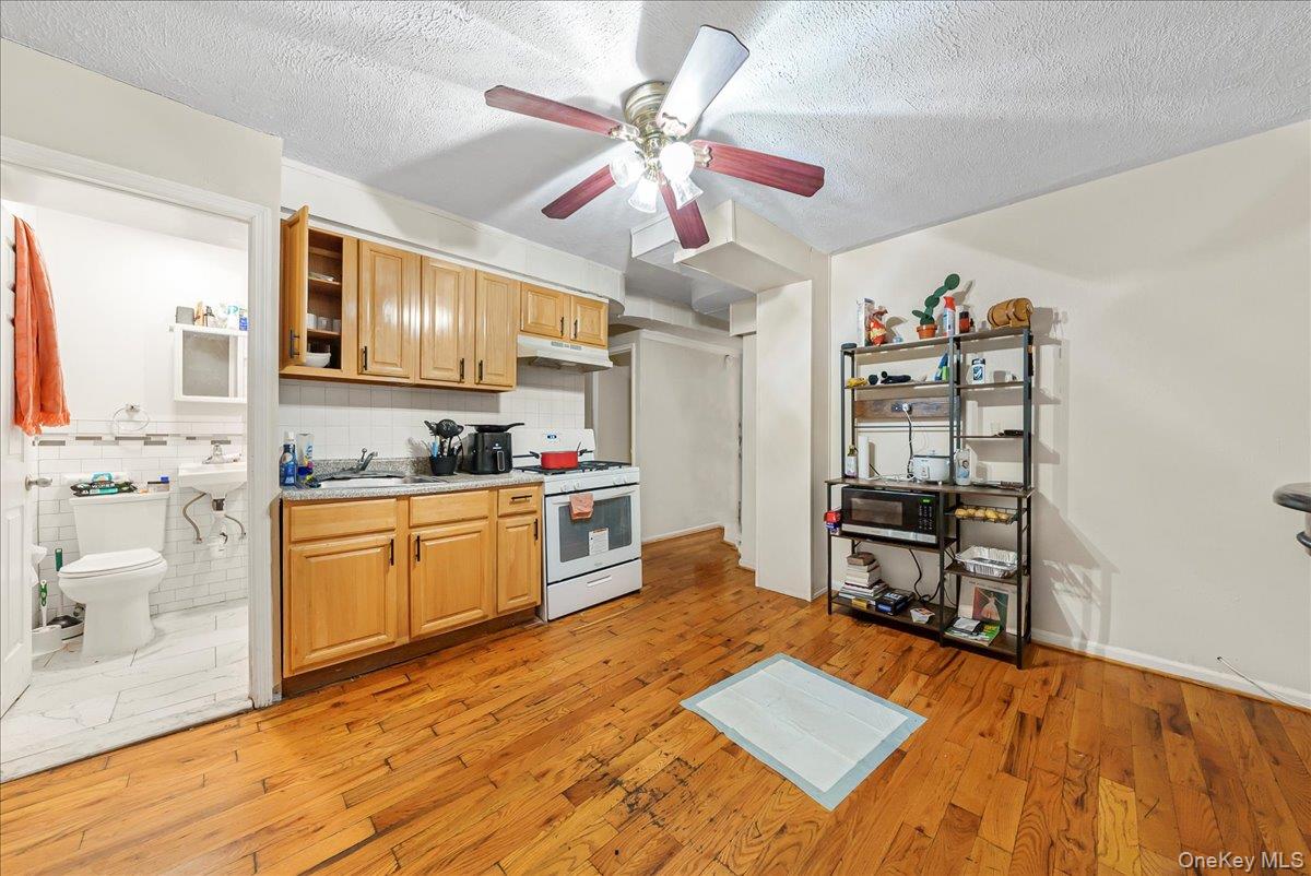 4183 Murdock Avenue, Bronx, NY 10466