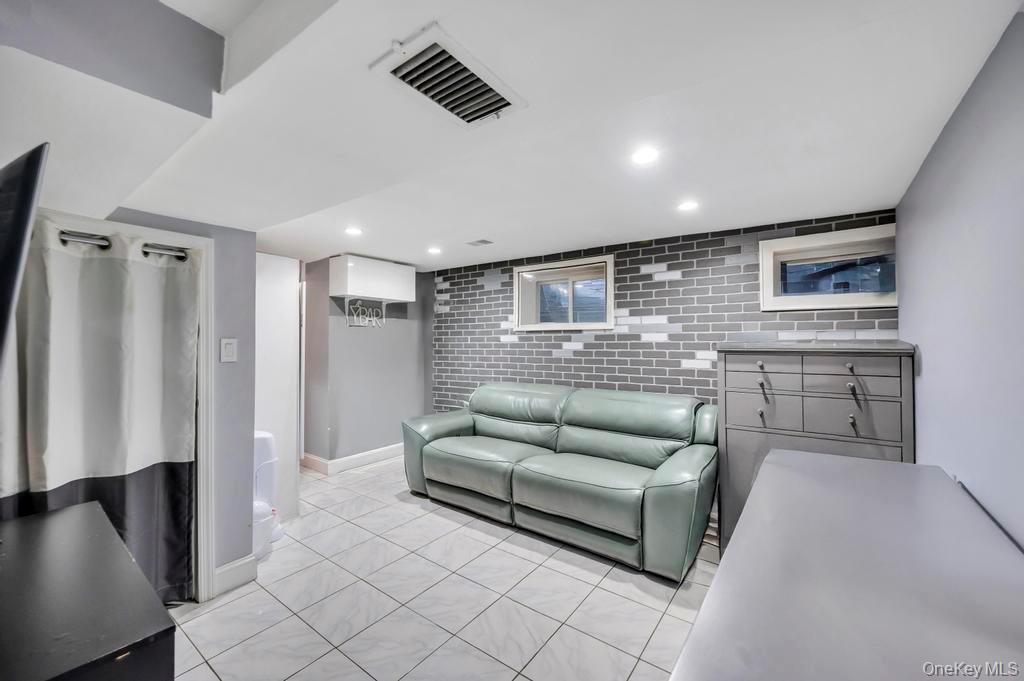 85-79 98 Street, Woodhaven, NY 11421