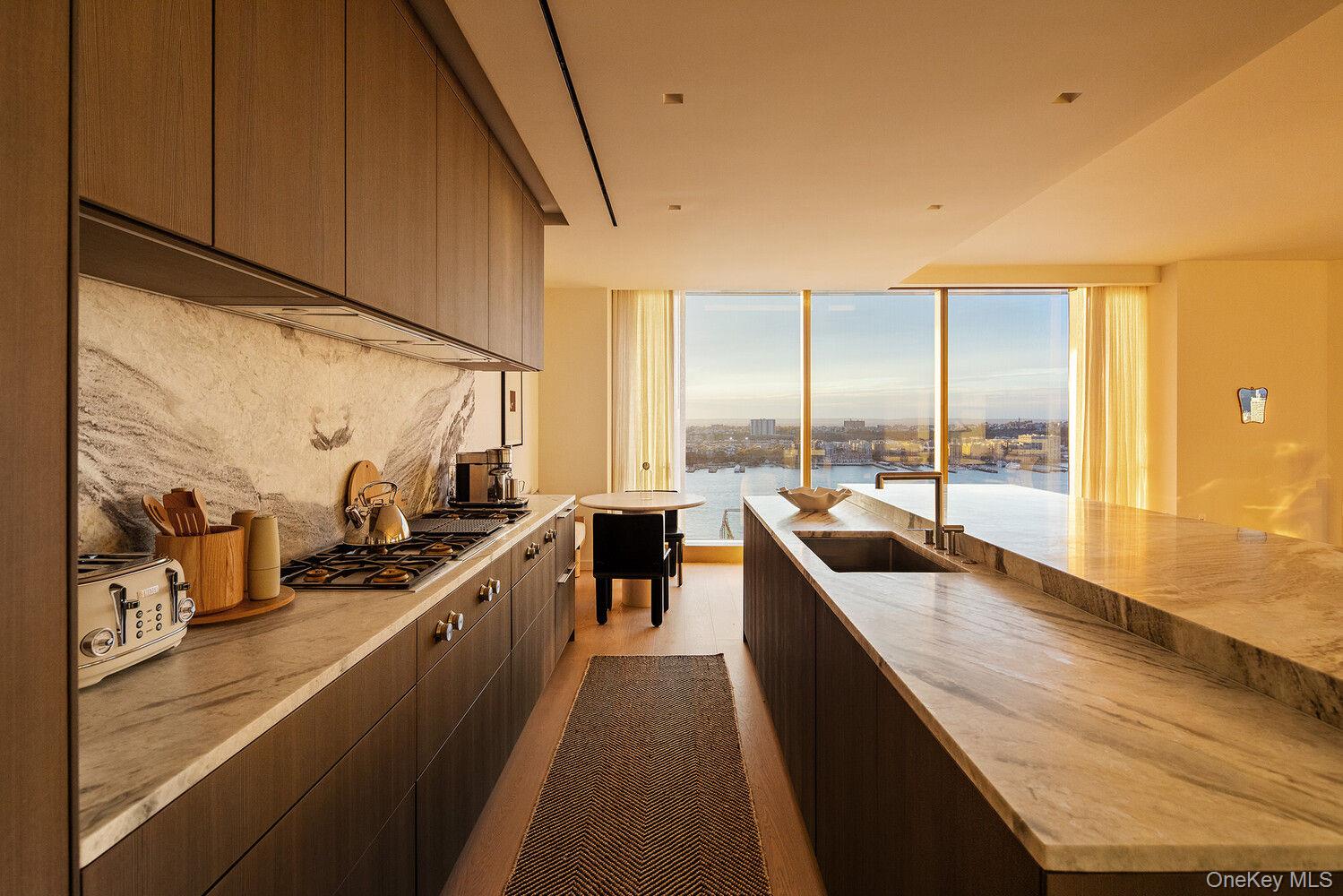 500 W 18TH Street # W28B, New York (Manhattan), NY 10011