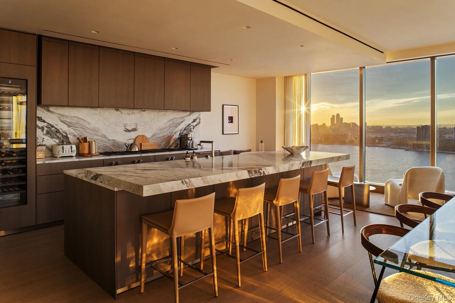 500 W 18TH Street # W28B, New York (Manhattan), NY 10011