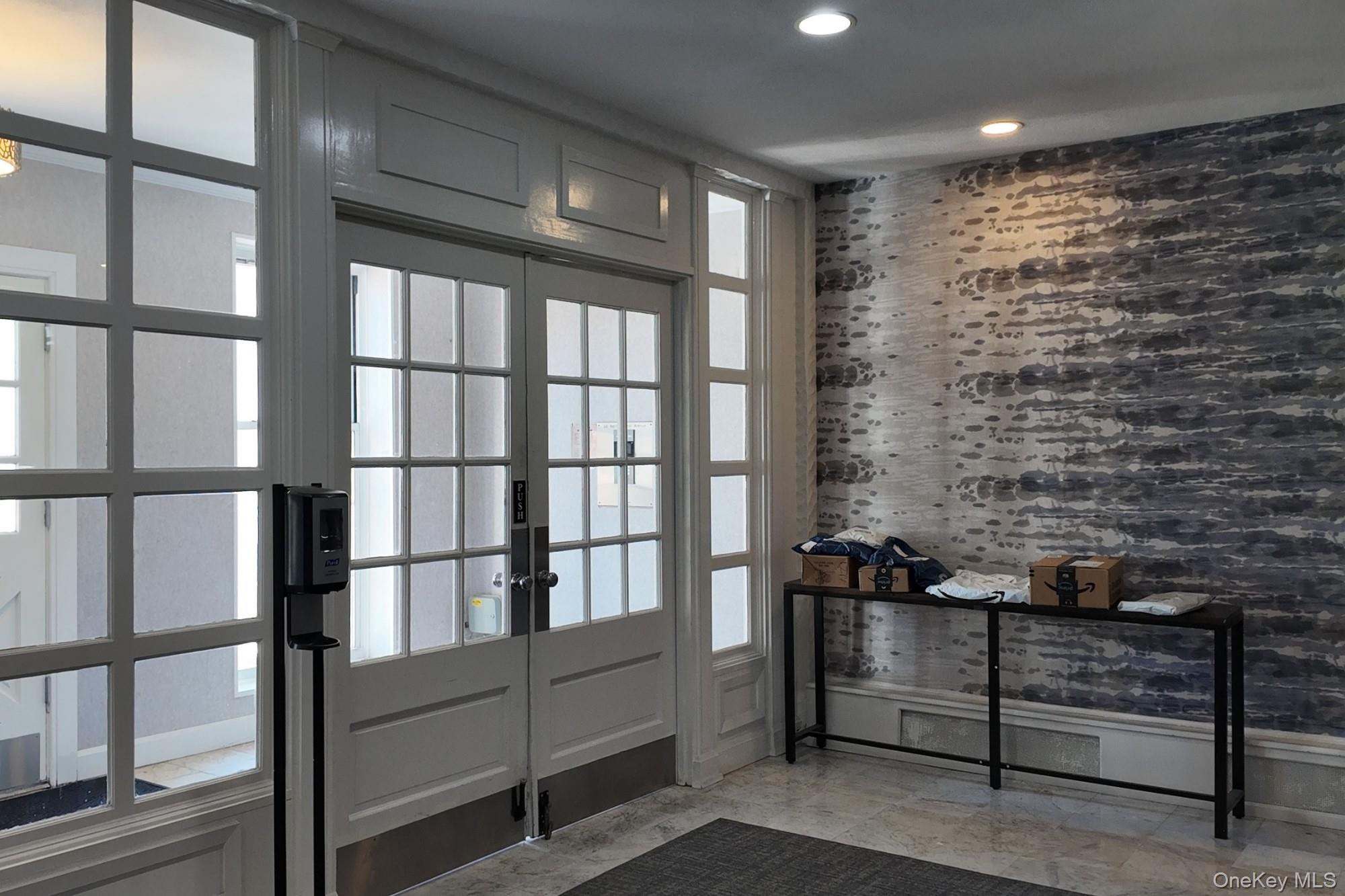 22 N Forest Avenue # 2S, Rockville Centre, NY 11570