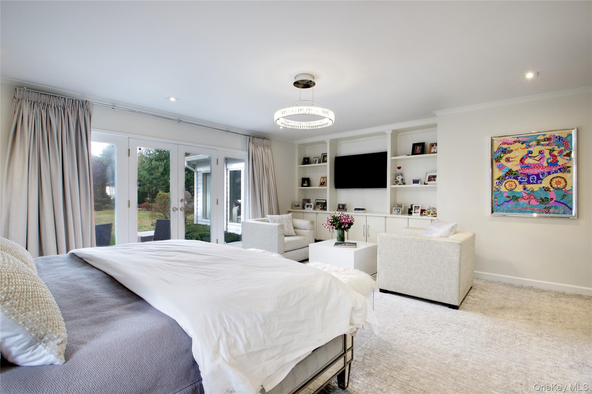 4 Meadowbrook Lane, Old Westbury, NY 11568