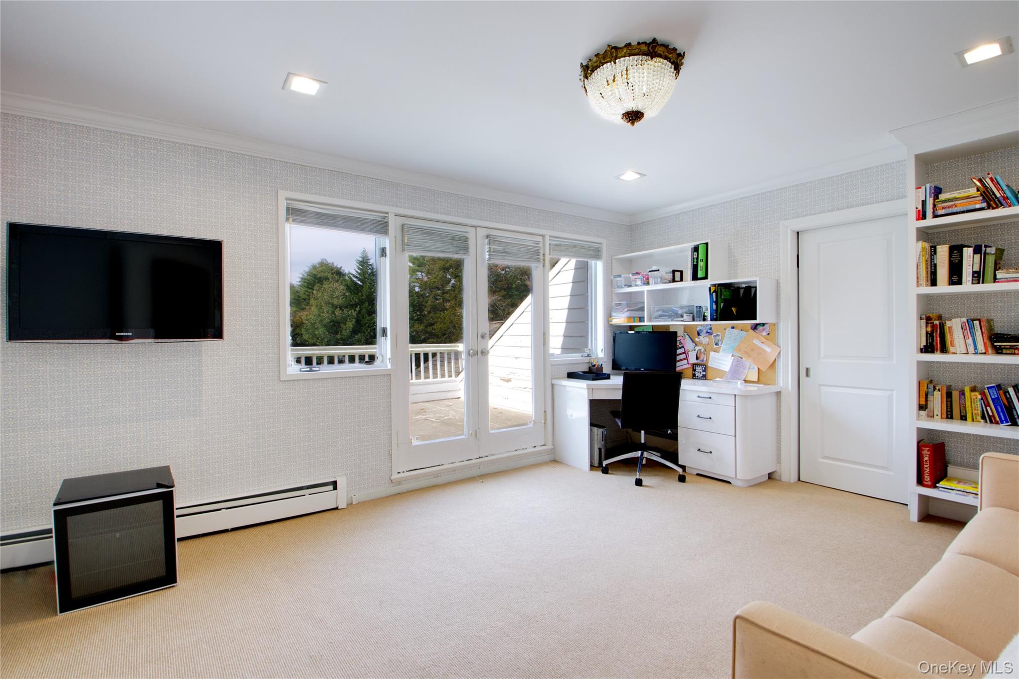 4 Meadowbrook Lane, Old Westbury, NY 11568