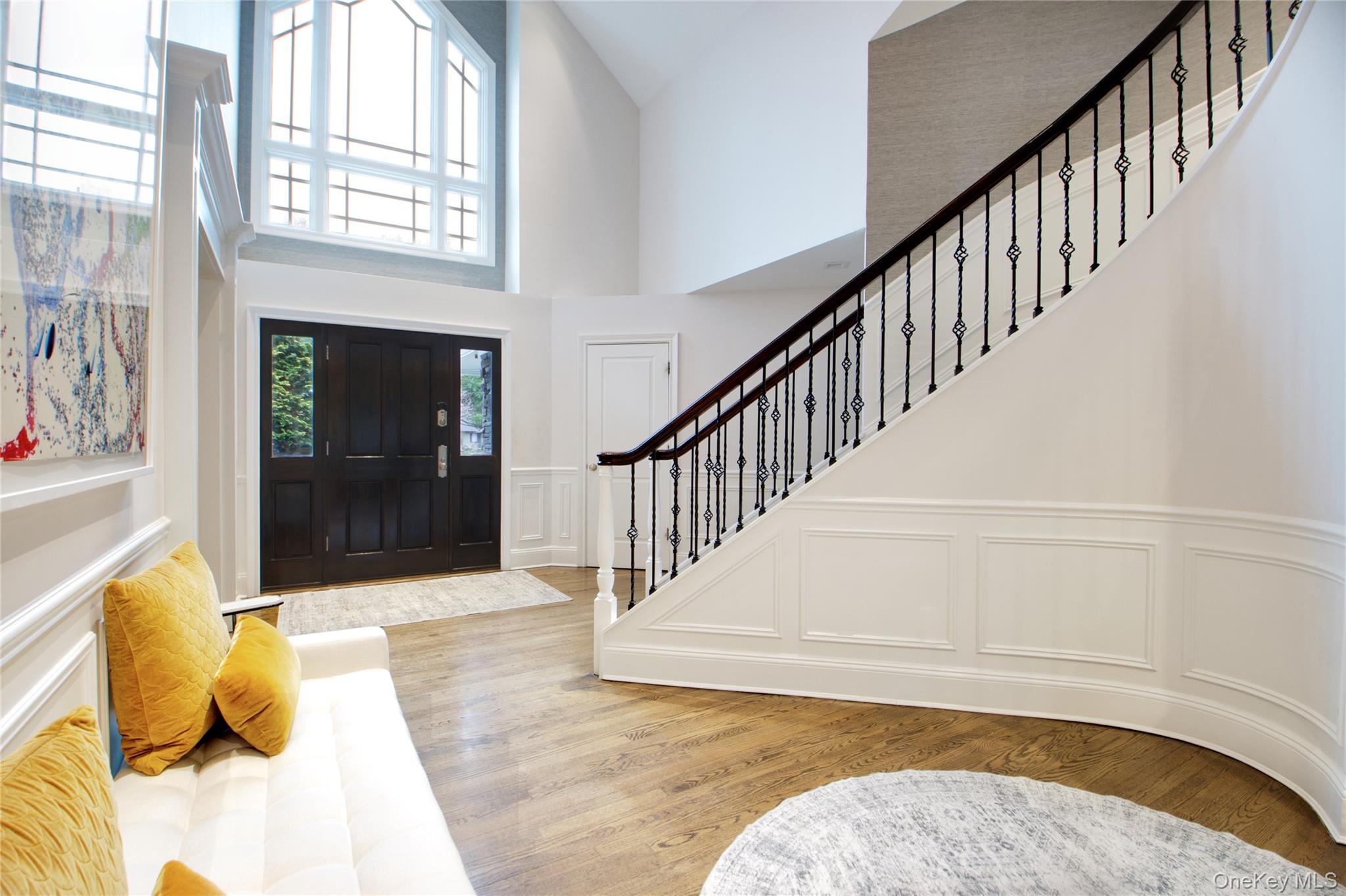 4 Meadowbrook Lane, Old Westbury, NY 11568