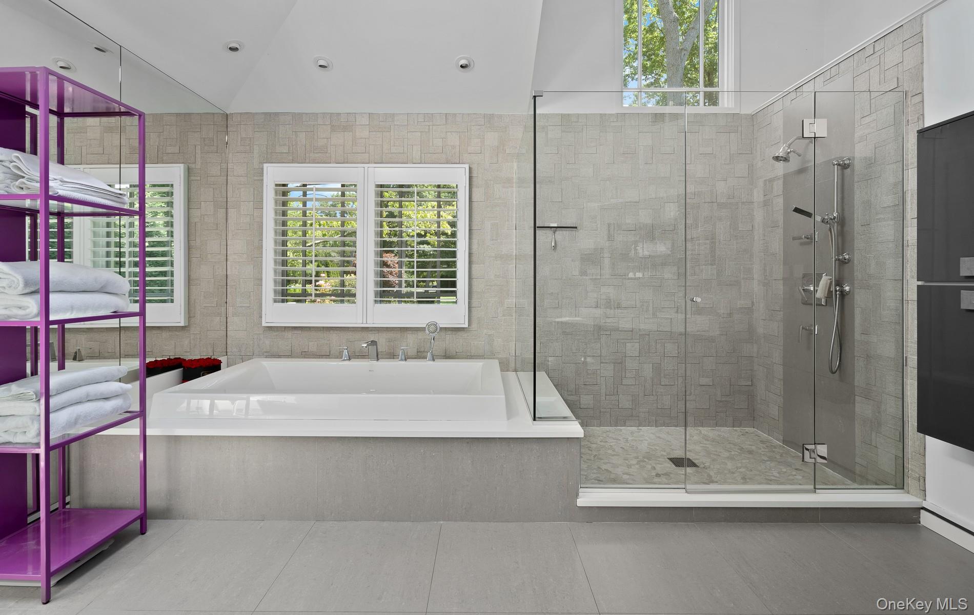 4 Meadowbrook Lane, Old Westbury, NY 11568