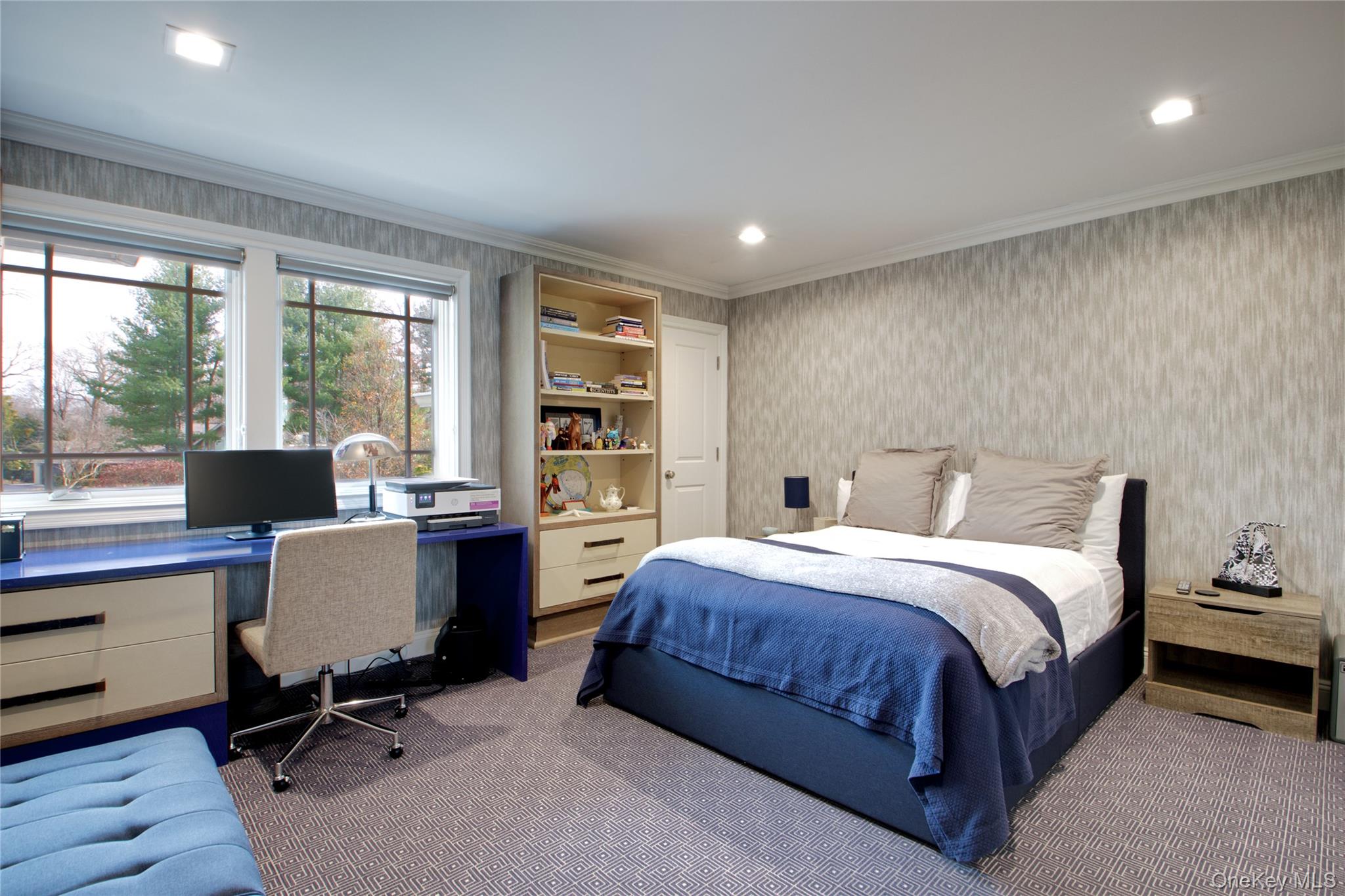 4 Meadowbrook Lane, Old Westbury, NY 11568