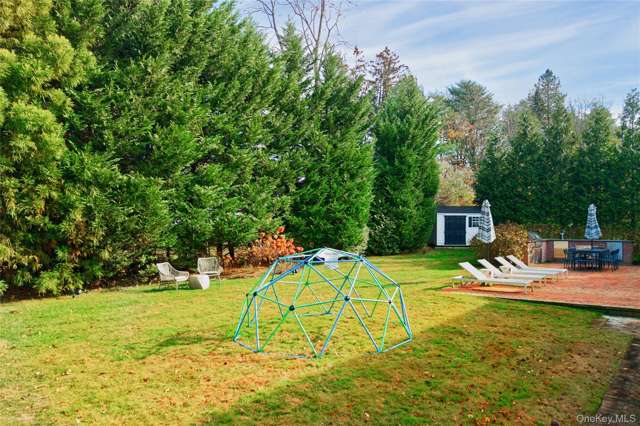 6 Flamingo Road, East Hills, NY 11576