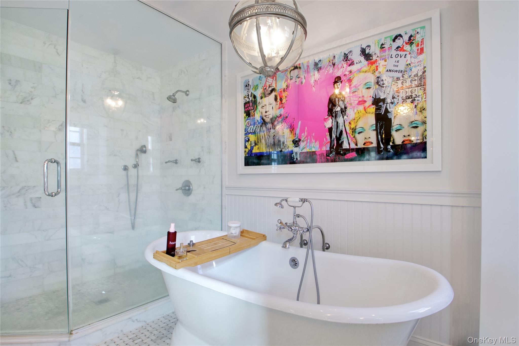 6 Flamingo Road, East Hills, NY 11576