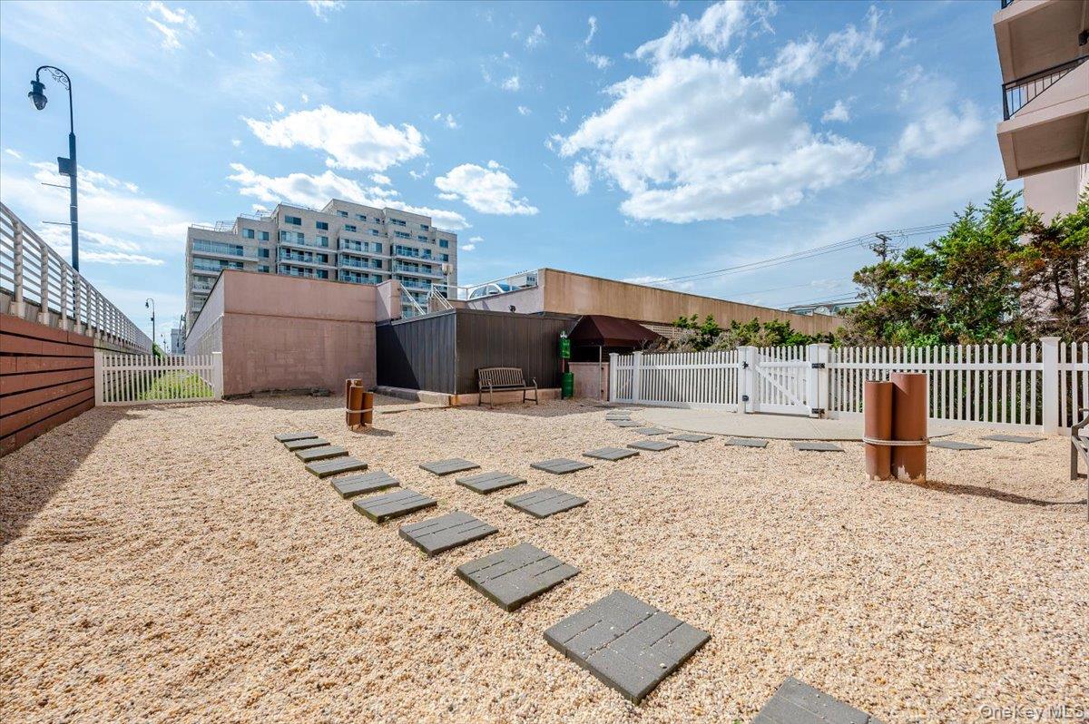 100 W Broadway # 6W, Long Beach, NY 11561