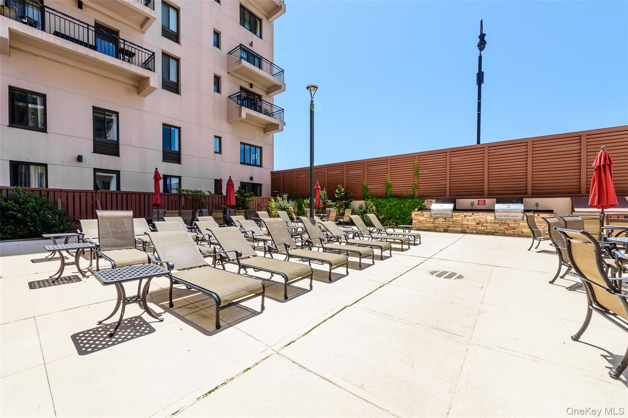 100 W Broadway # 6W, Long Beach, NY 11561
