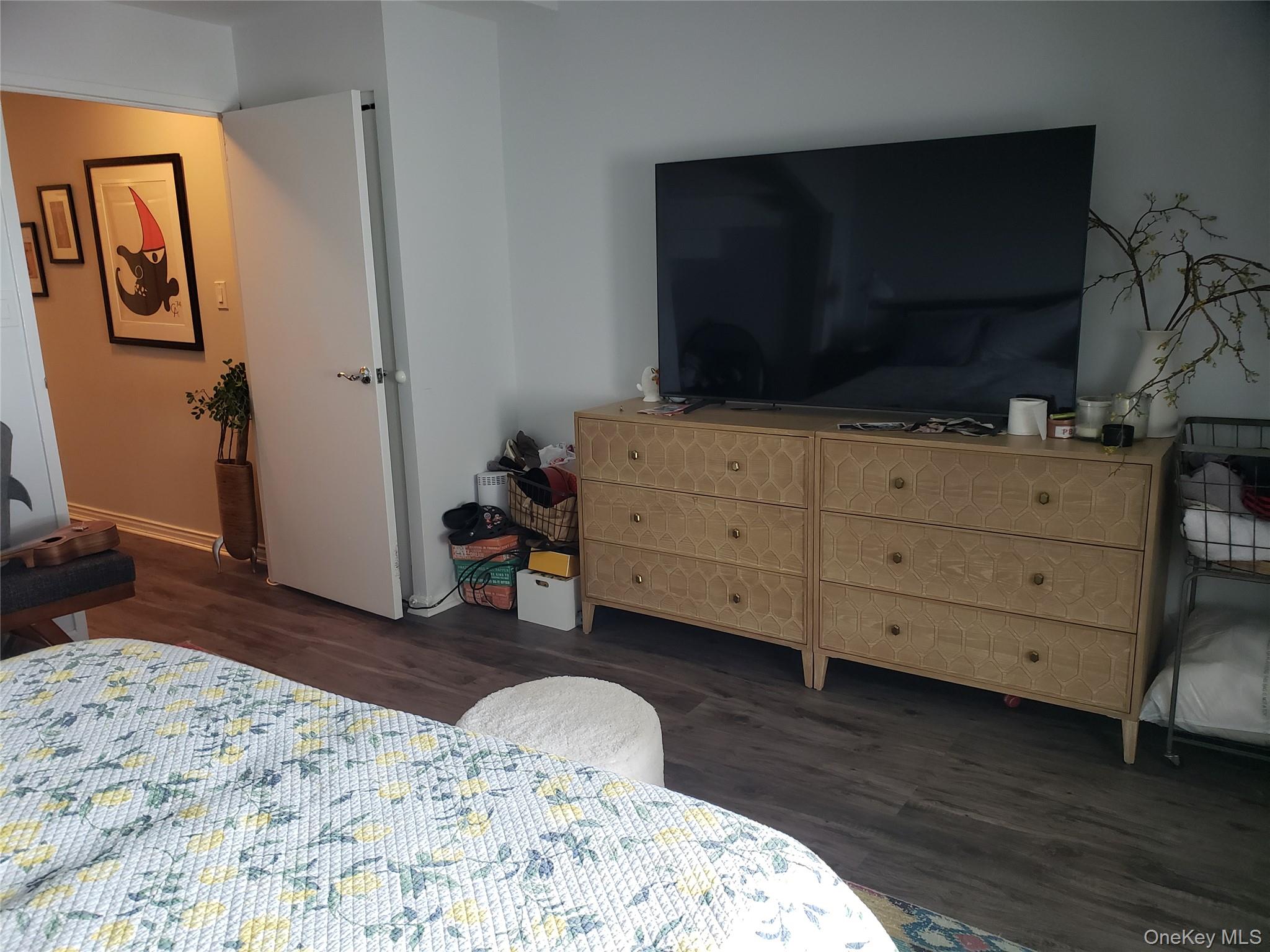 100 W Broadway # 6W, Long Beach, NY 11561