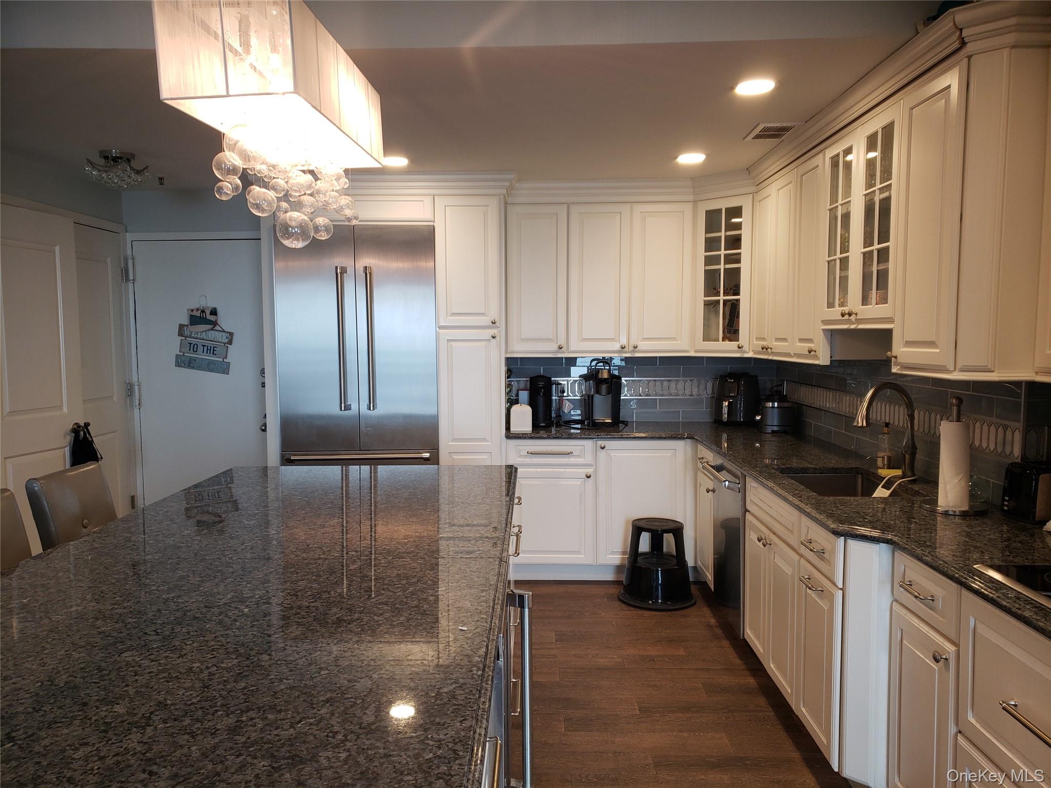 100 W Broadway # 6W, Long Beach, NY 11561