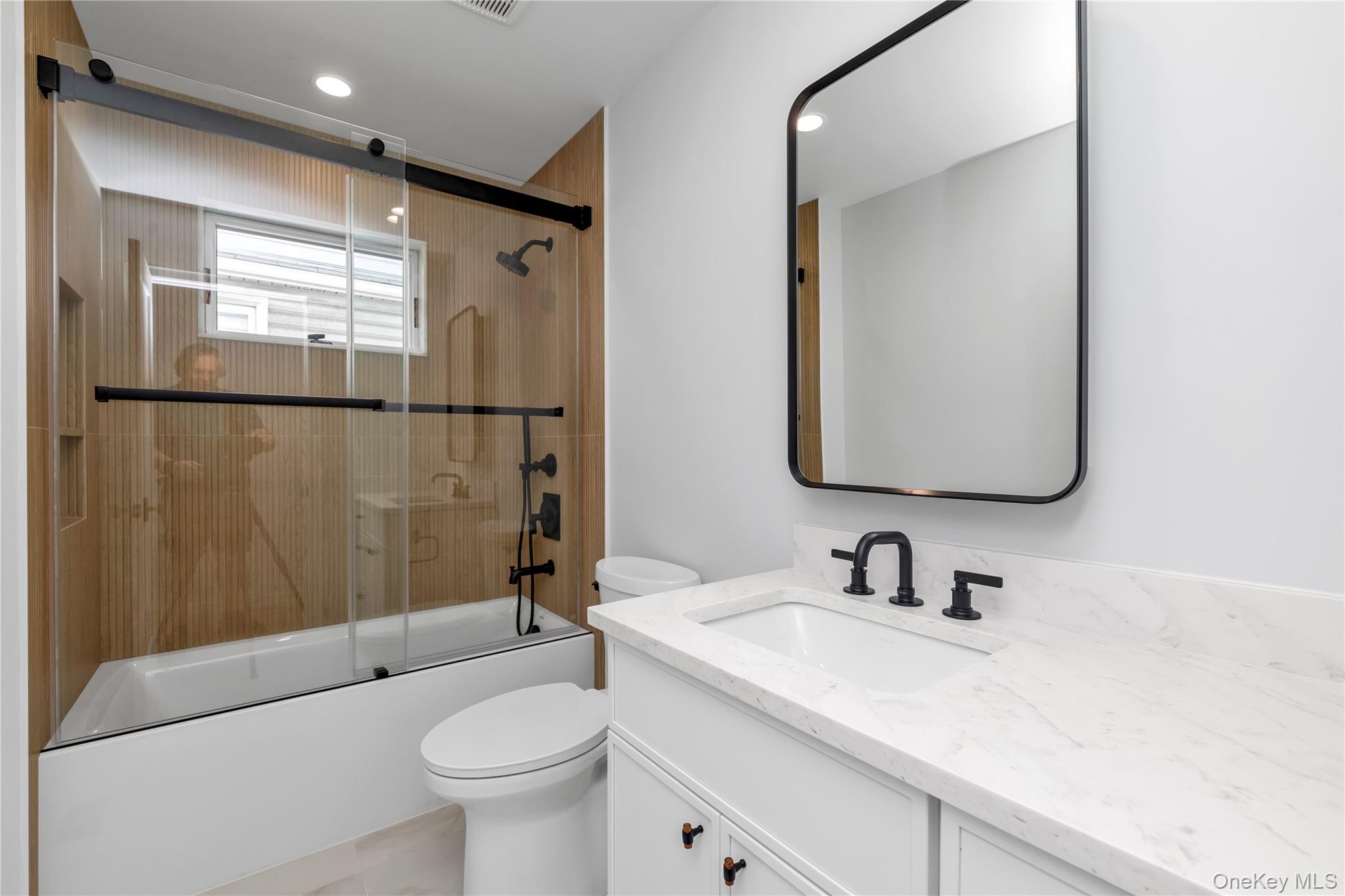 157 Lincoln Avenue # 1, Mineola, NY 11501