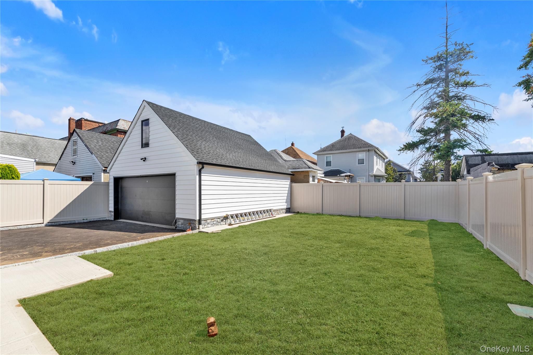 157 Lincoln Avenue # 1, Mineola, NY 11501