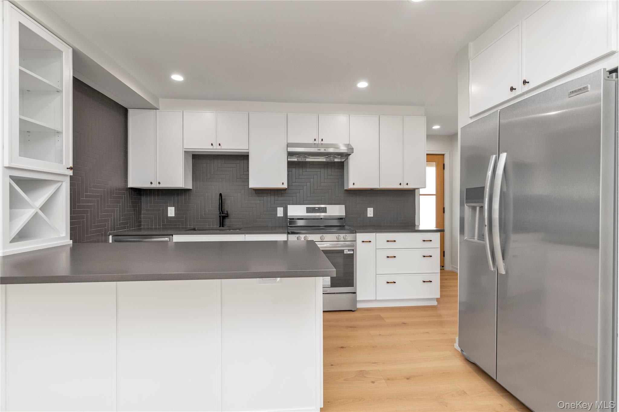 157 Lincoln Avenue # 1, Mineola, NY 11501